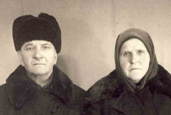 Дедушка Митрофан Степанович и бабушка Полина михайловна после войны